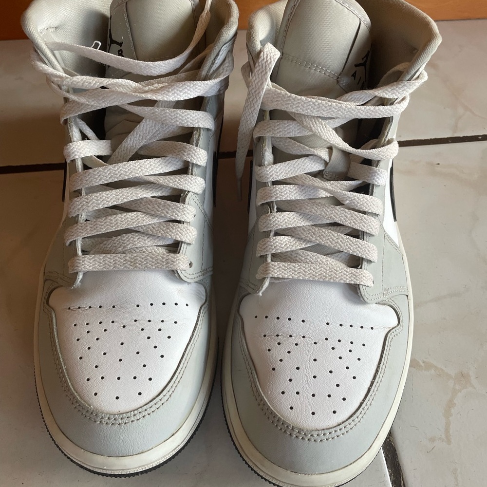 Nike women’s Air Jordan’s 1 Mid - grey fog 9.5